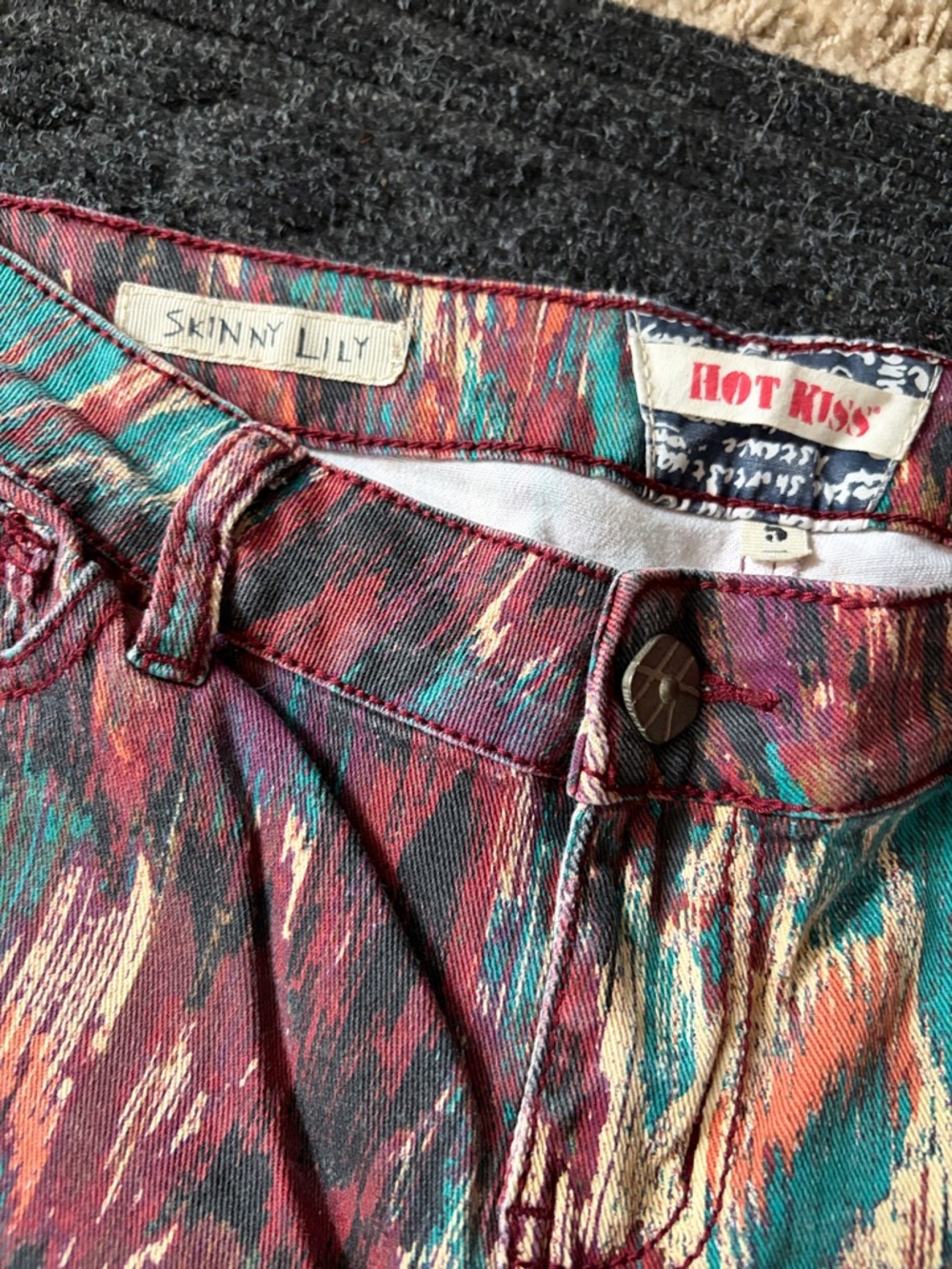 Hot Kiss Teal and Burgundy Patterned Skinny Lilly Jeans Size 5 - Picture 2 of 11
